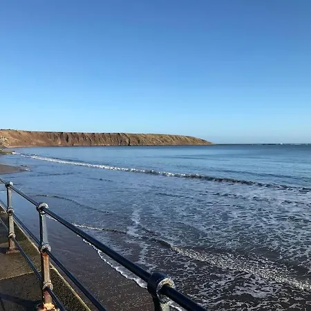Brooklands Seaside Retreat Flat 4 *