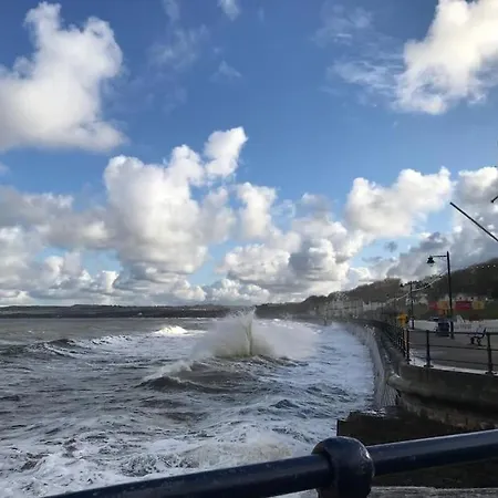 Brooklands Seaside Retreat Flat 4